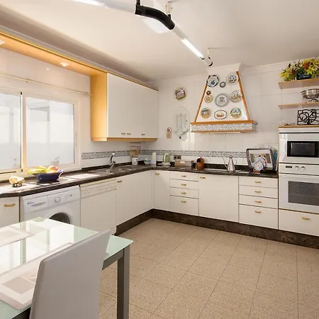 Apartment Balcon Al Mar